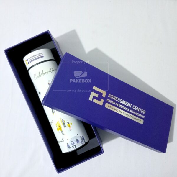 Packaging Box Bottle Tumbler Warna Biru Dengan Logo 1