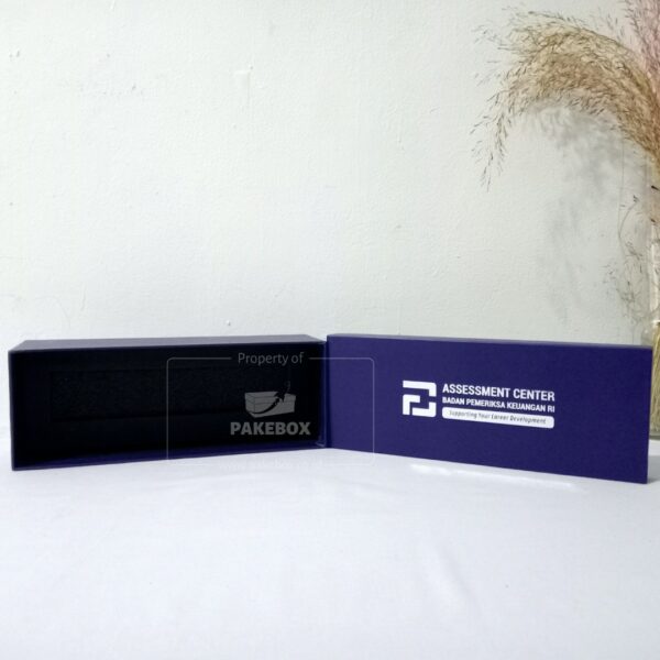 Packaging Box Bottle Tumbler Warna Biru Dengan Logo 3