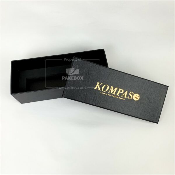 Packaging Box Bottle Tumbler Warna Hitam Dengan Logo 2
