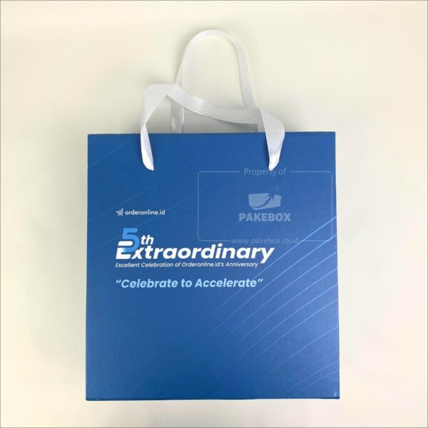 Packaging Box Dengan Tali Model Handbag Berawarna Biru 4