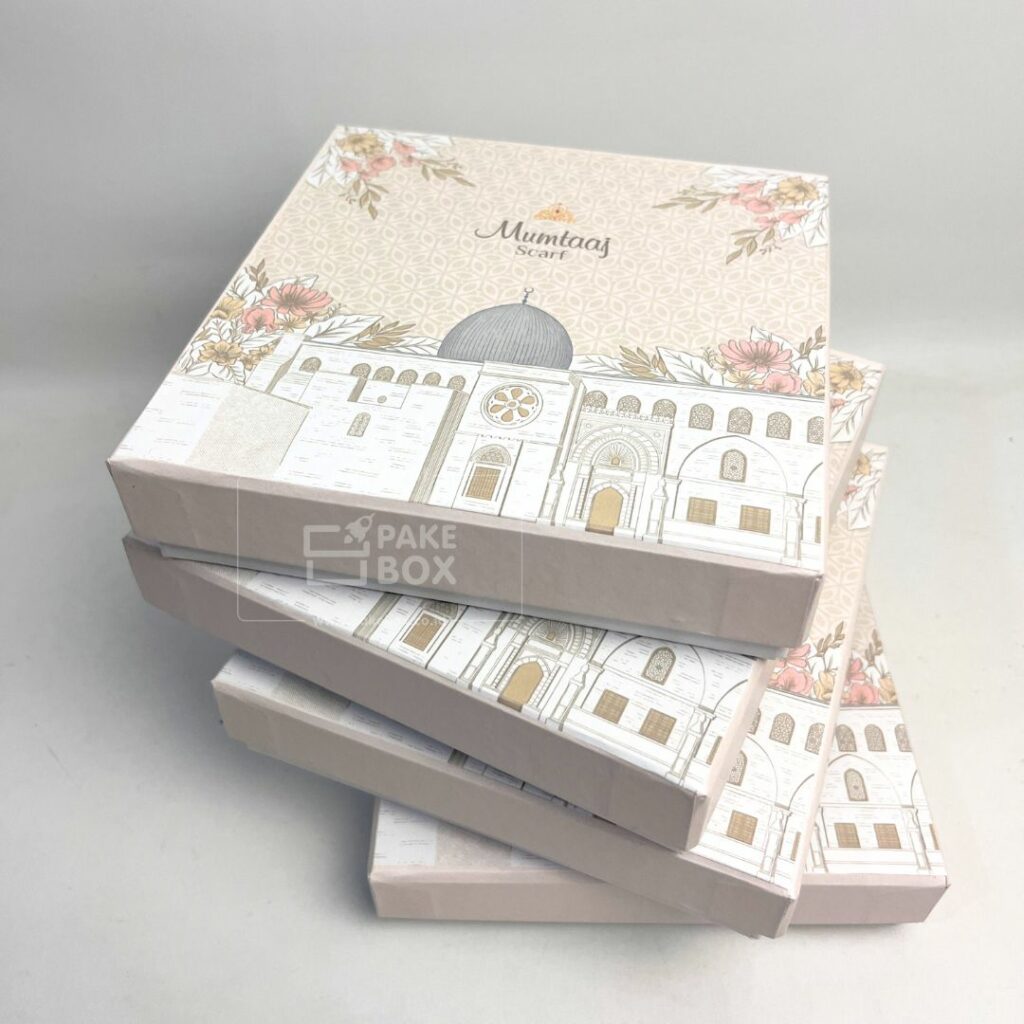 Packaging Box Untuk Produk Fashion Dengan Desain Grafis Custom (7)