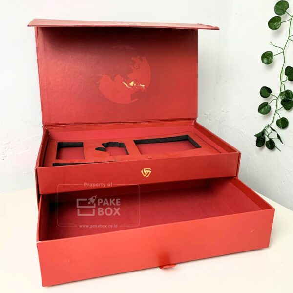 Packaging Box Untuk Souvenir Olahraga Model Geser Drawer Dengan Desain Custom (1)