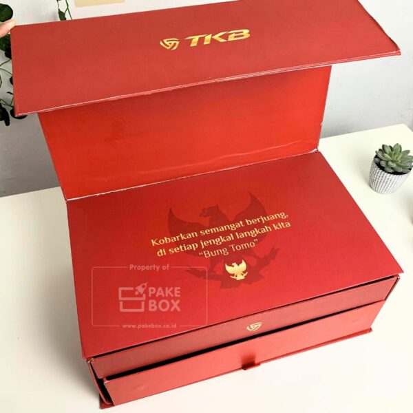 Packaging Box Untuk Souvenir Olahraga Model Geser Drawer Dengan Desain Custom (4)