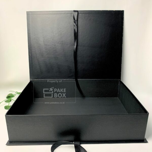 Packaging Hardbox Untuk Gift Furniture dan Handcraft Dengan Pita (3)