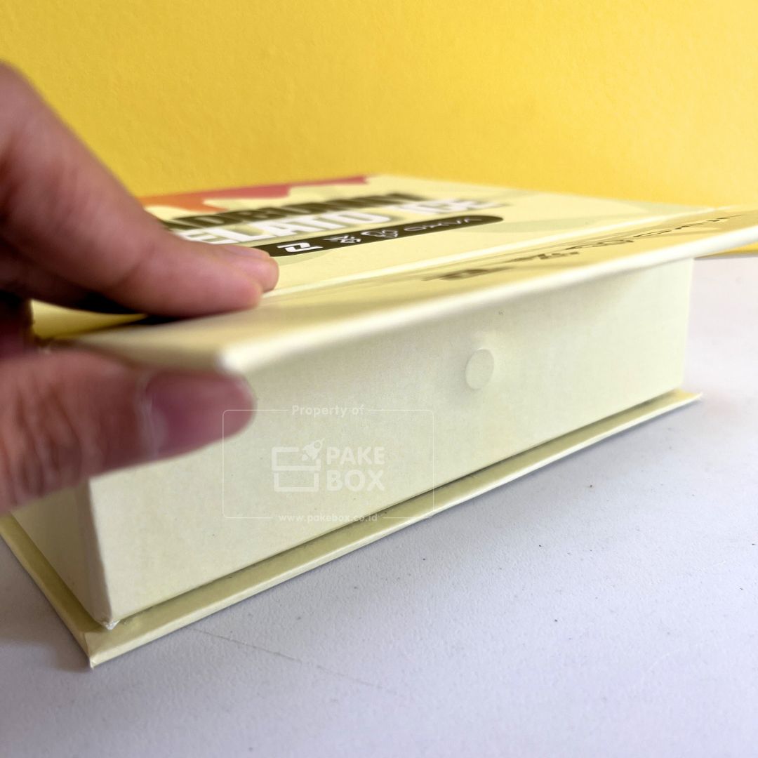 Packaging Liquid Vape Berbahan Hardbox Dengan Pengunci Magnet dan Custom Desain (5)