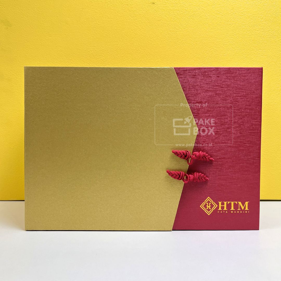 Packaging Bahan Hardbox Untuk Souvenir Gift Acara Holiday HTM Hata Mandiri Model Custom Dengan Pita (4)