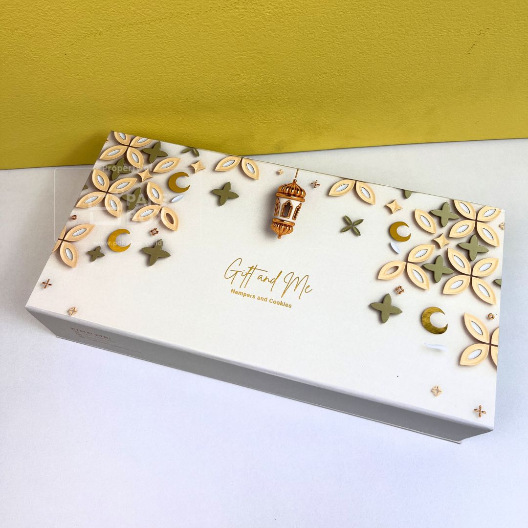 Packaging Gift And Me Souvenir Cookies Berbahan Hardbox Dengan Pengunci Magnet dan Sekat (5)