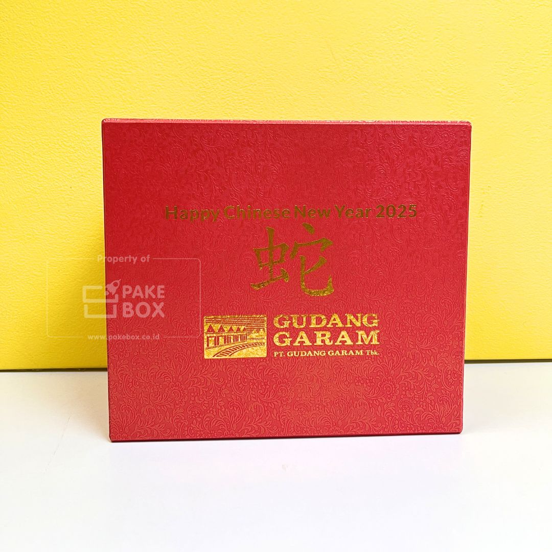 Packaging Hardbox Edisi Liburan Holiday Gudang Garam Dengan Logo Gold Foil Model Hardbox Tutup Atas (2)